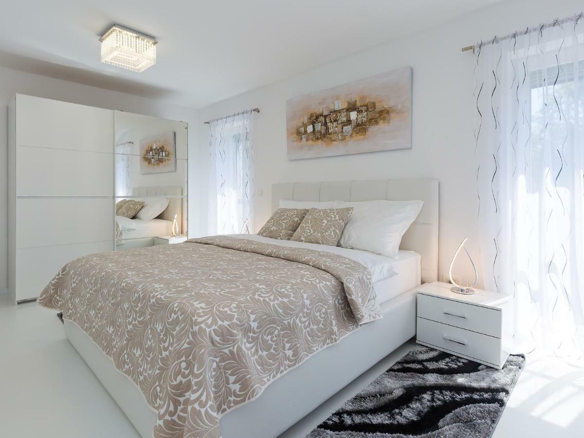 Apartmani Beril Lux Rovinj Exteriör bild